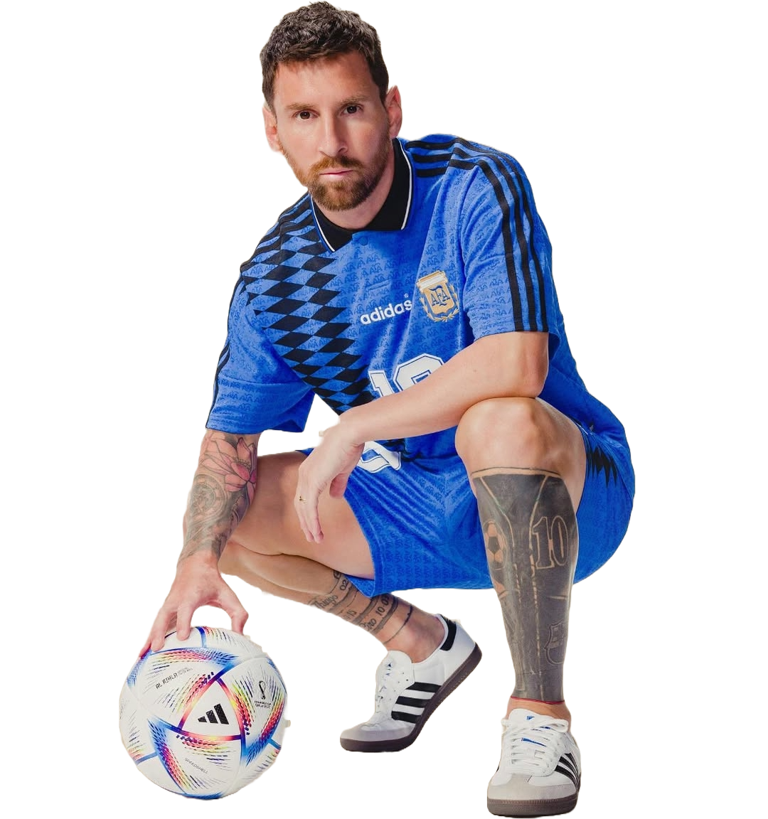 Messi con pelota y camiseta adidas