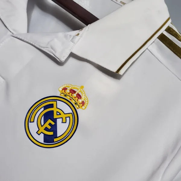 Versión Retro 2011/2012 Real Madrid Home