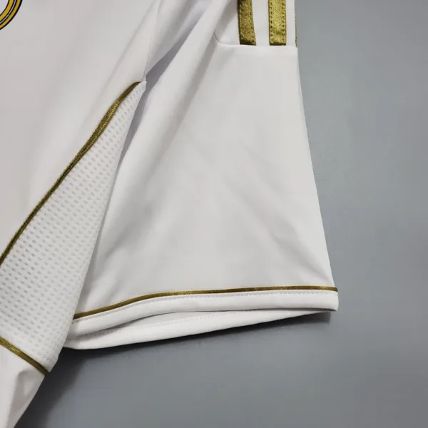 Versión Retro 2011/2012 Real Madrid Home