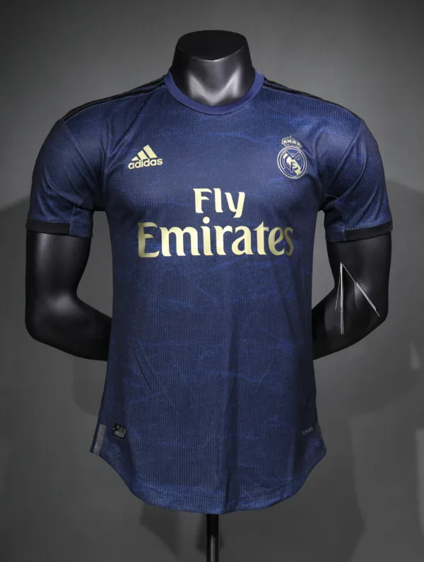 Versión Retro 2019/2020 Real Madrid Away