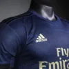 Versión Retro 2019/2020 Real Madrid Away