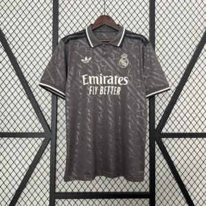 Versión Retro 2024/2025 Real Madrid Third