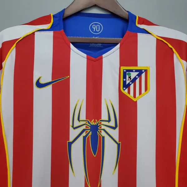 Versión Retro 2004/2005 ATLETICO MADRID HOME SPIDERMAN