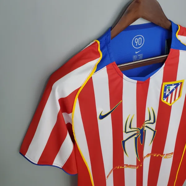 Versión Retro 2004/2005 ATLETICO MADRID HOME SPIDERMAN