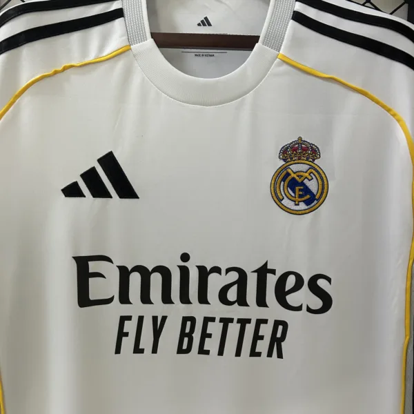 Versión de FAN 2025/2026 REAL MADRID HOME